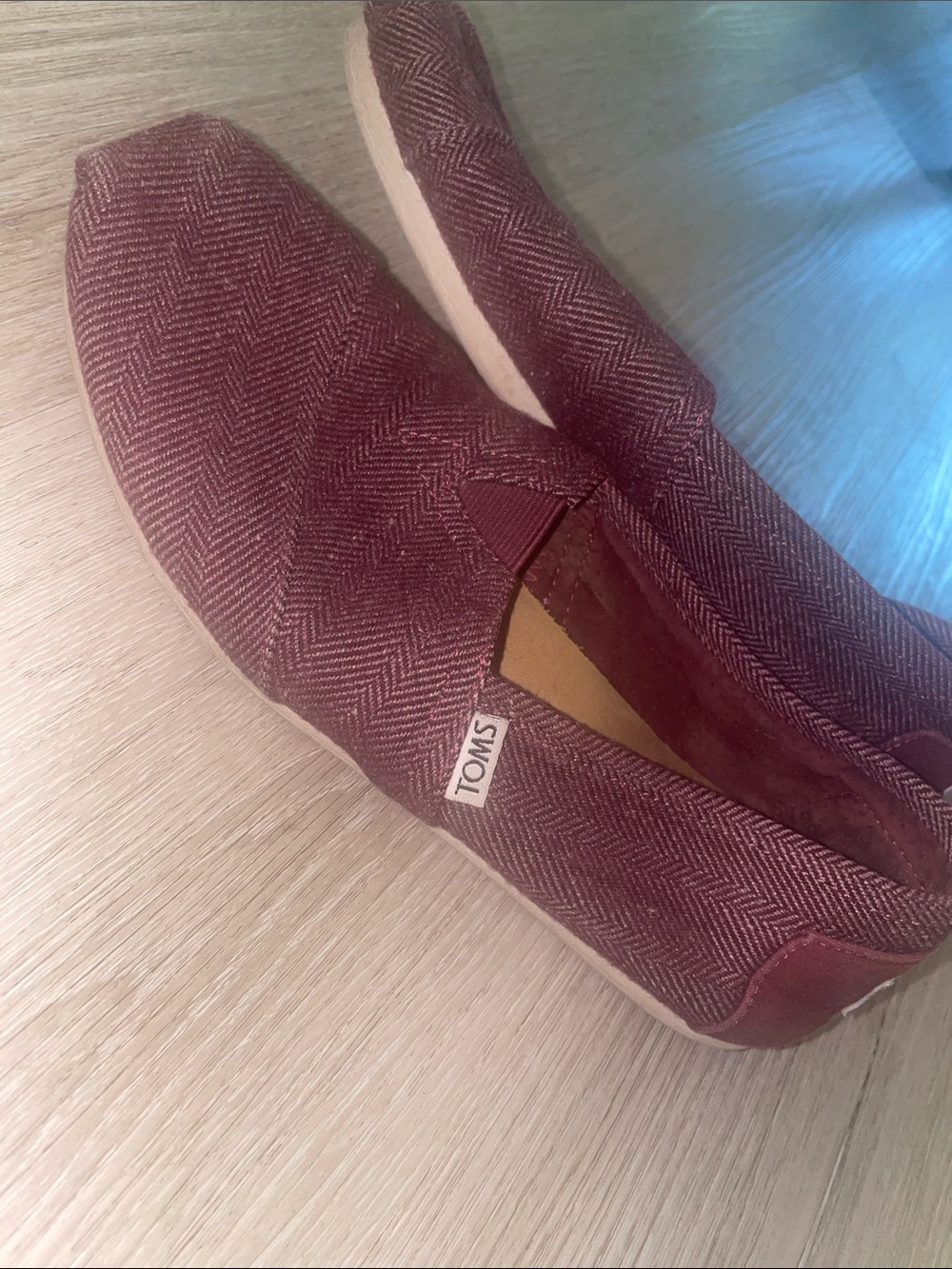 TOMS Women’s Burgundy Herringbone Canvas Slip-On Sneakers | Size 9